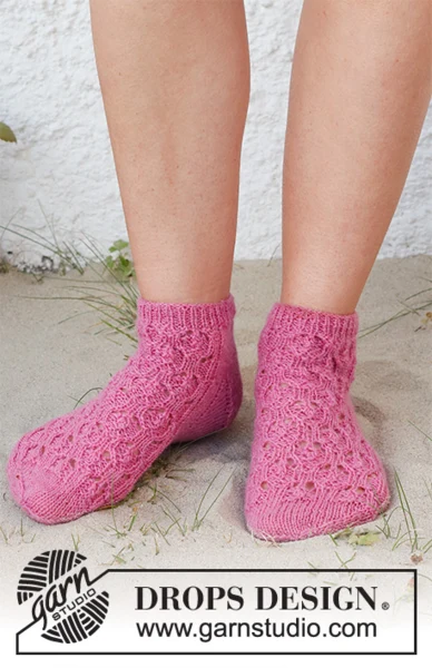 223-41 Raspberry Racers by DROPS Design
